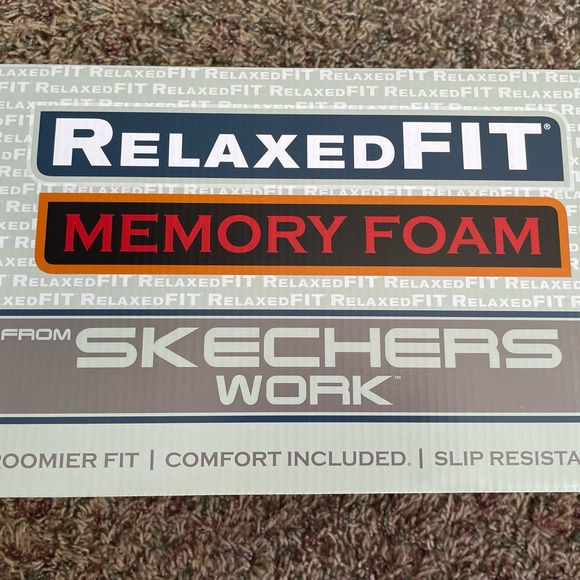 Skechers work shoe  size 8 - Picture 3 of 5